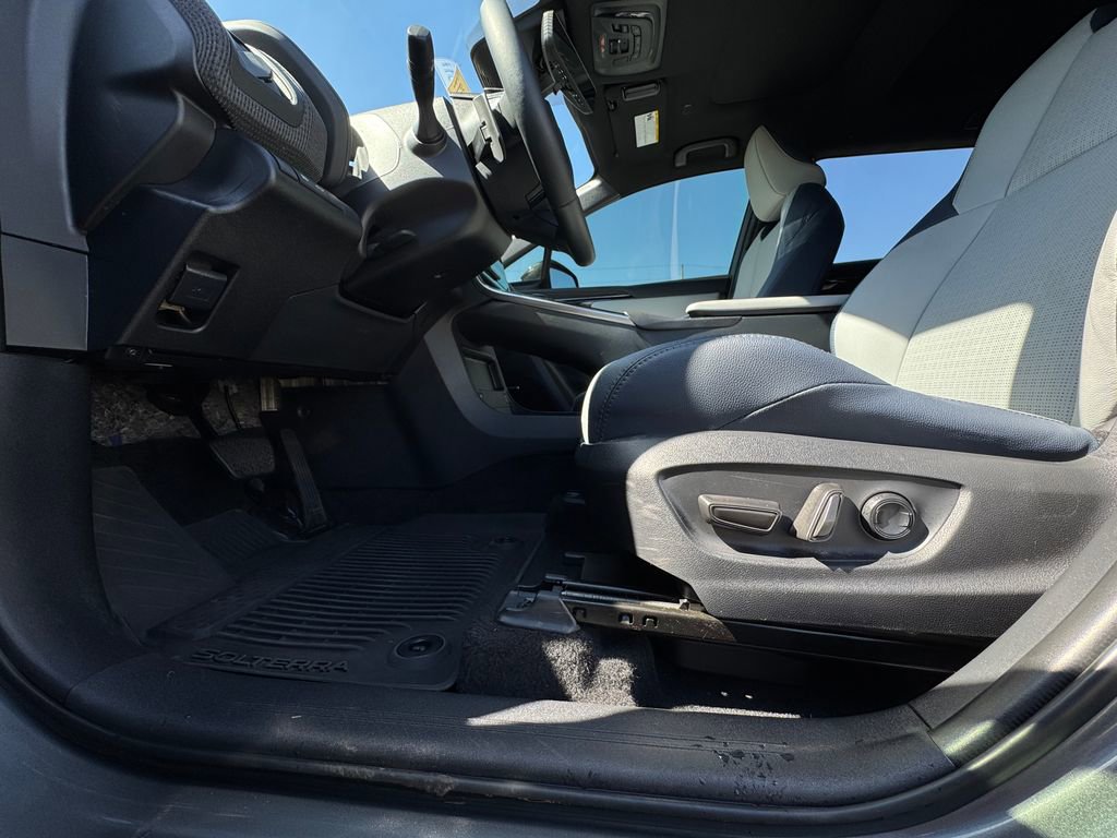 Used 2023 Subaru Solterra AWD image 15