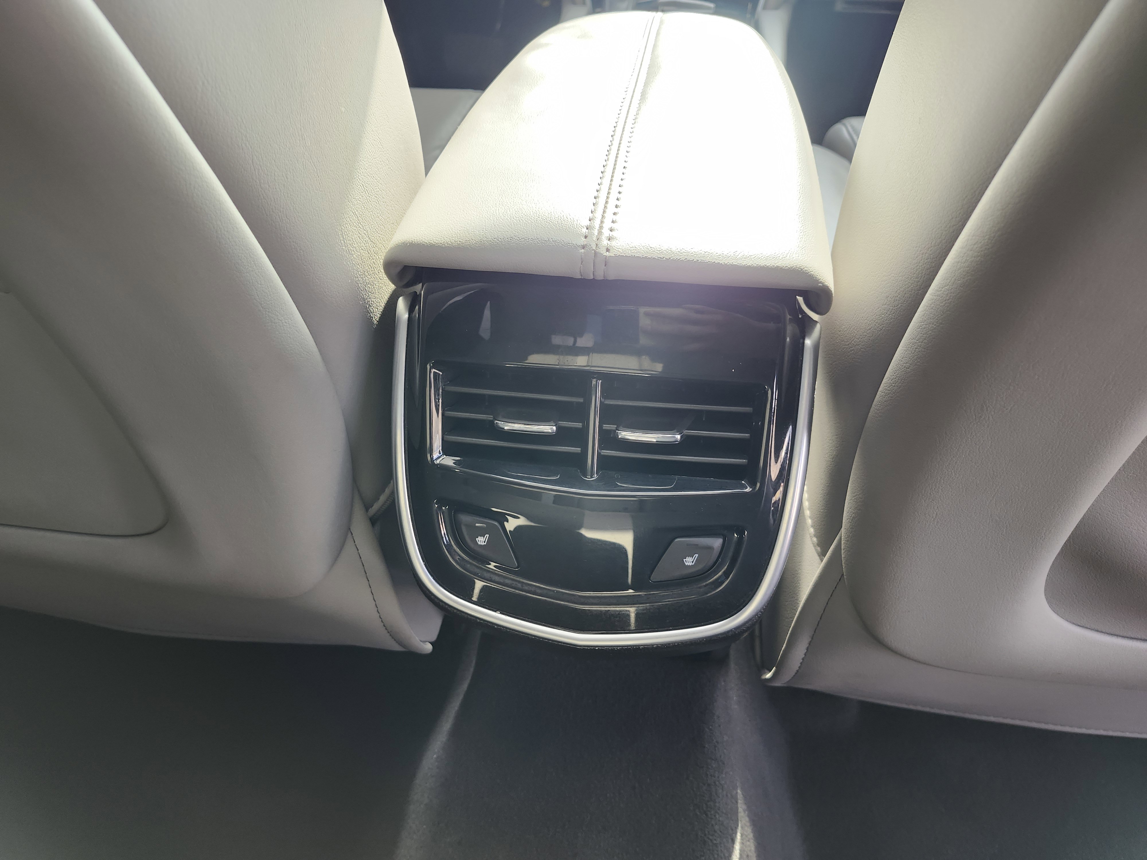 Used 2016 Cadillac XTS Luxury w/ Driver Awareness Package image 24