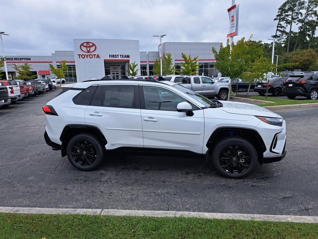 New 2025 Toyota RAV4 SE image 5