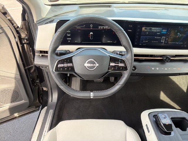 Used 2024 Nissan Ariya AWD image 15