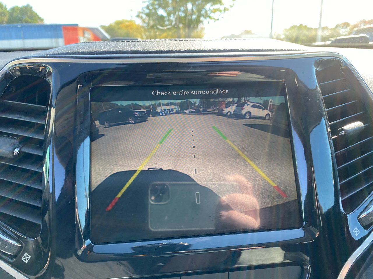 Used 2019 Jeep Cherokee Limited image 26