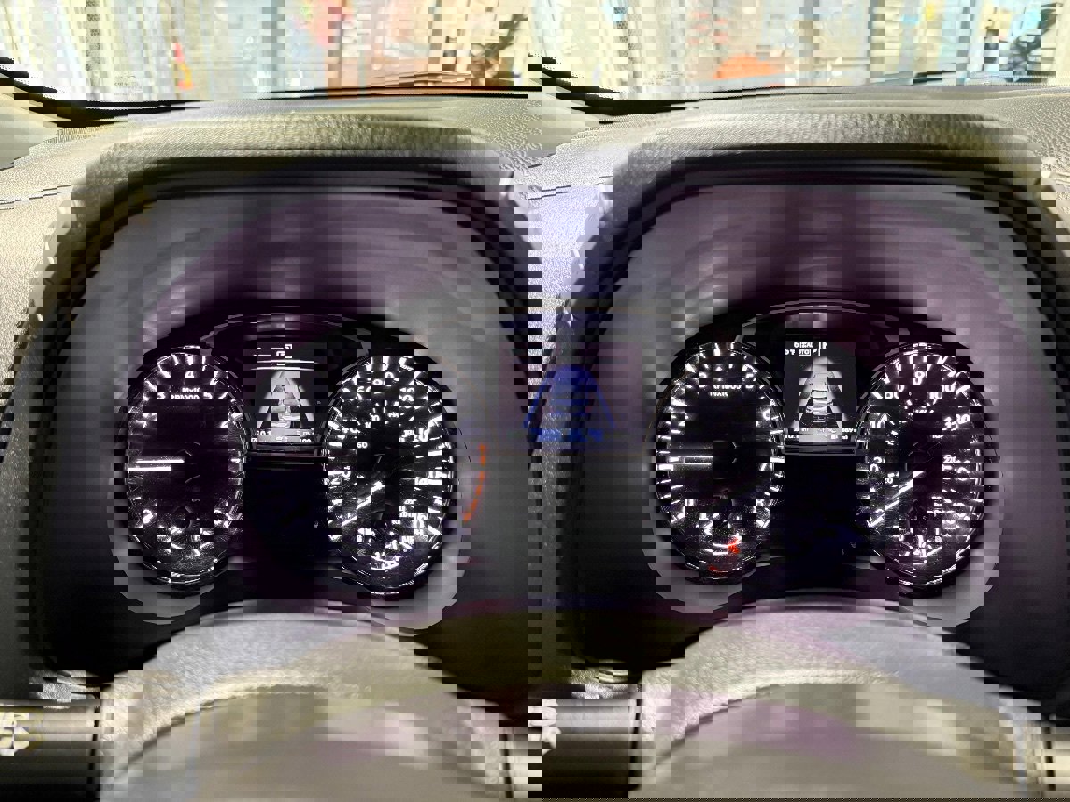 Used 2019 Nissan Pathfinder SV image 7