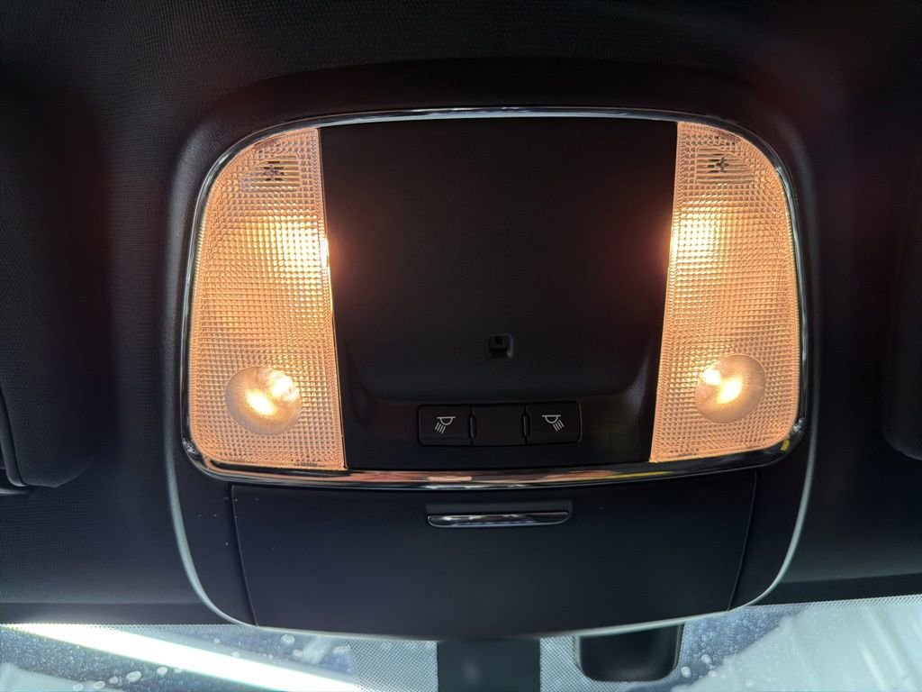 Used 2020 Jeep Grand Cherokee Laredo RWD image 24