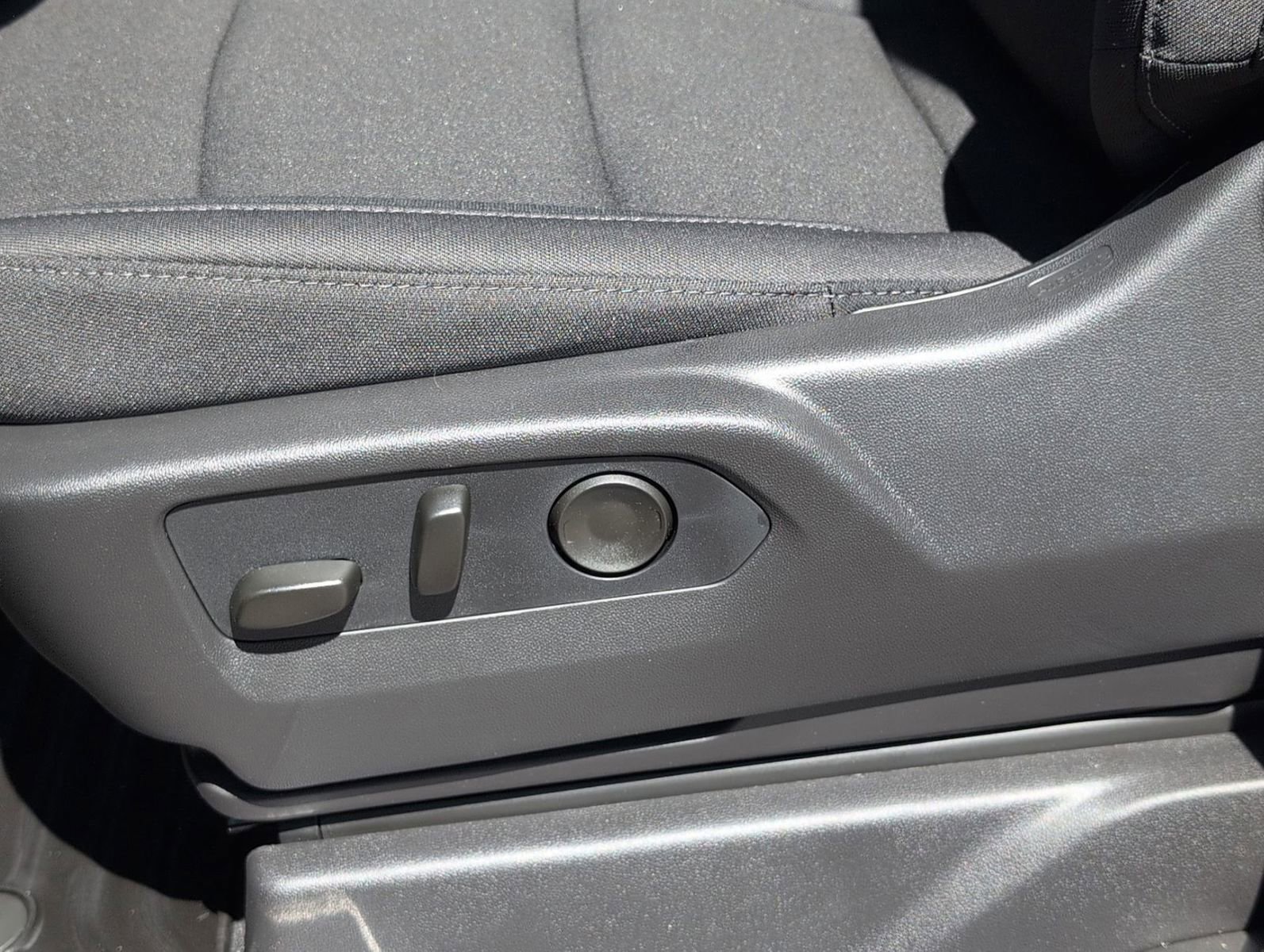 New 2026 GMC Sierra 1500 Elevation image 14