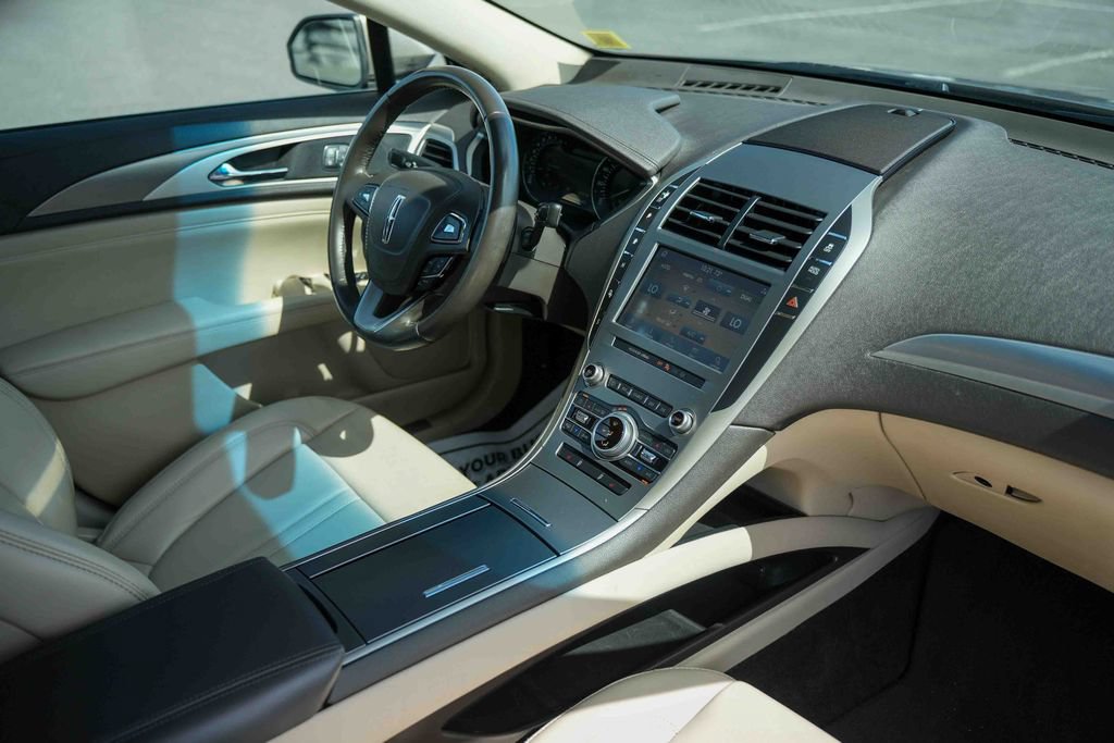 Used 2020 Lincoln MKZ FWD image 13