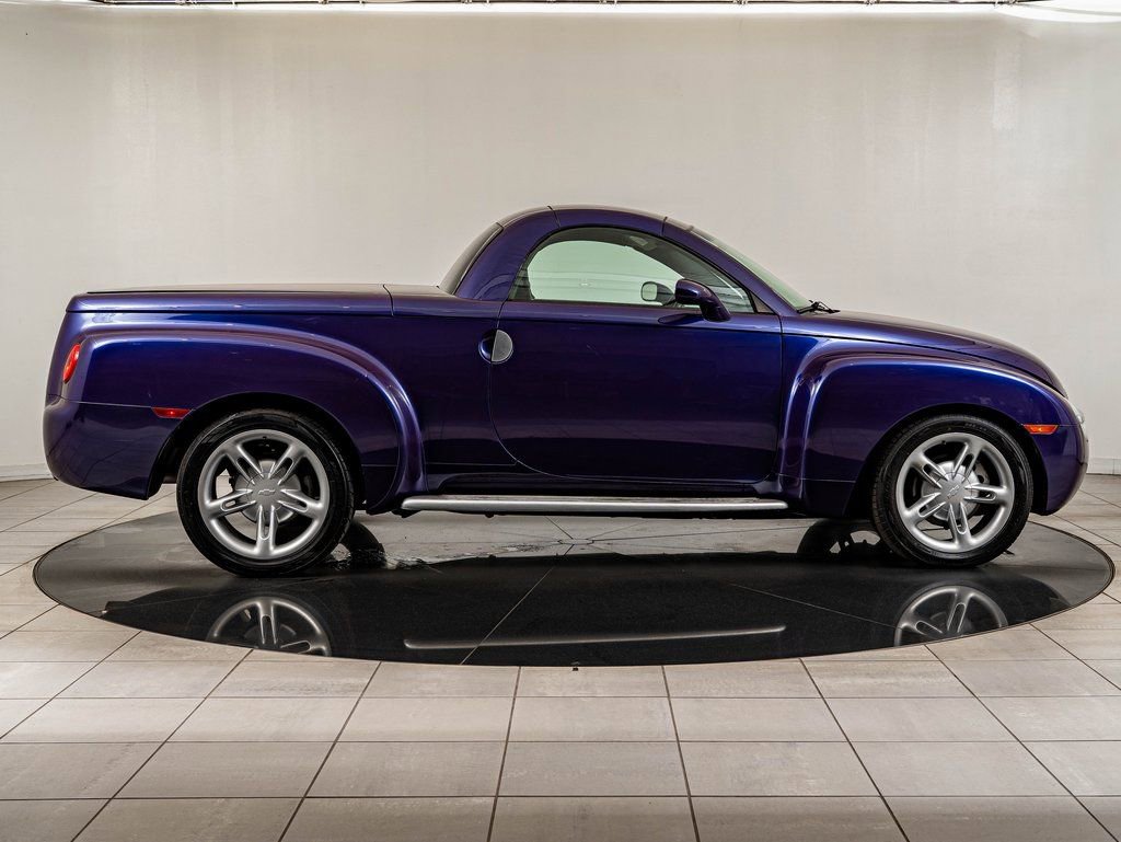 Used 2004 Chevrolet SSR w/ Preferred Equipment Group image 13