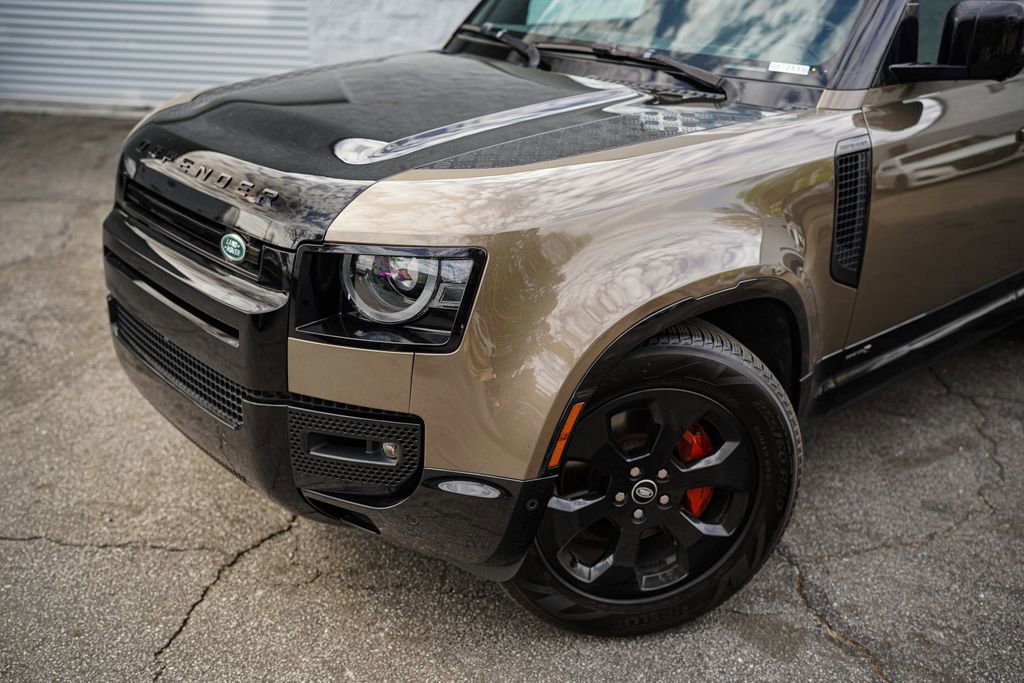 Used 2022 Land Rover Defender 110 X image 2