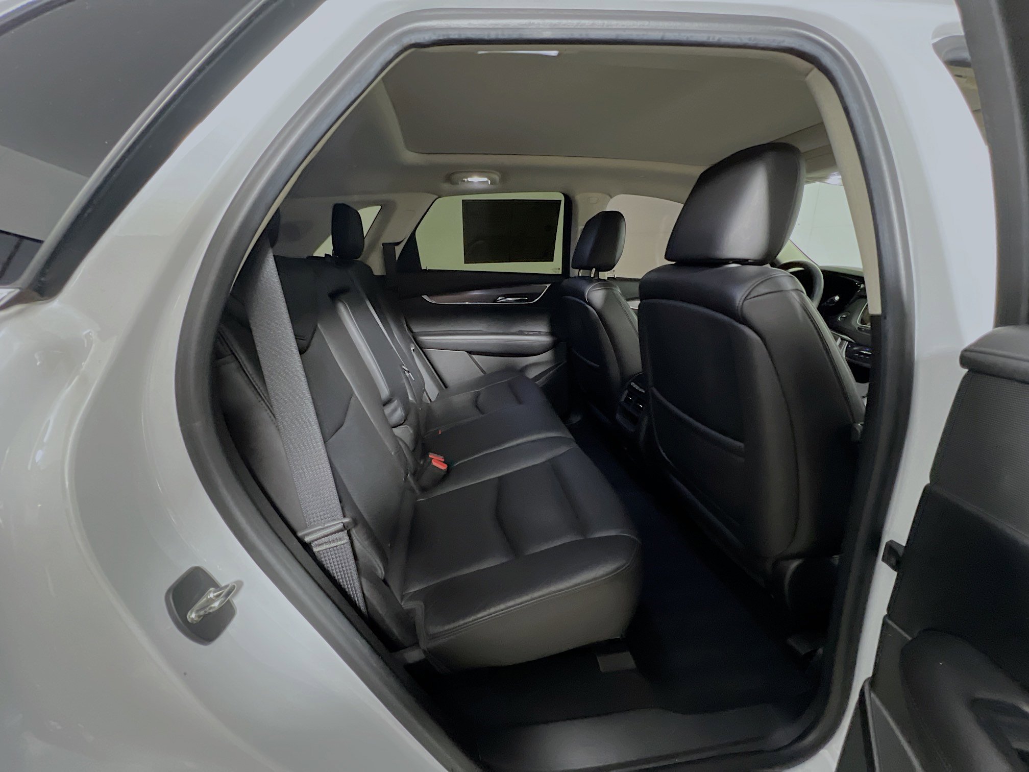 Used 2017 Cadillac XT5 Luxury w/ Driver Awareness Package AWD/4WD image 33