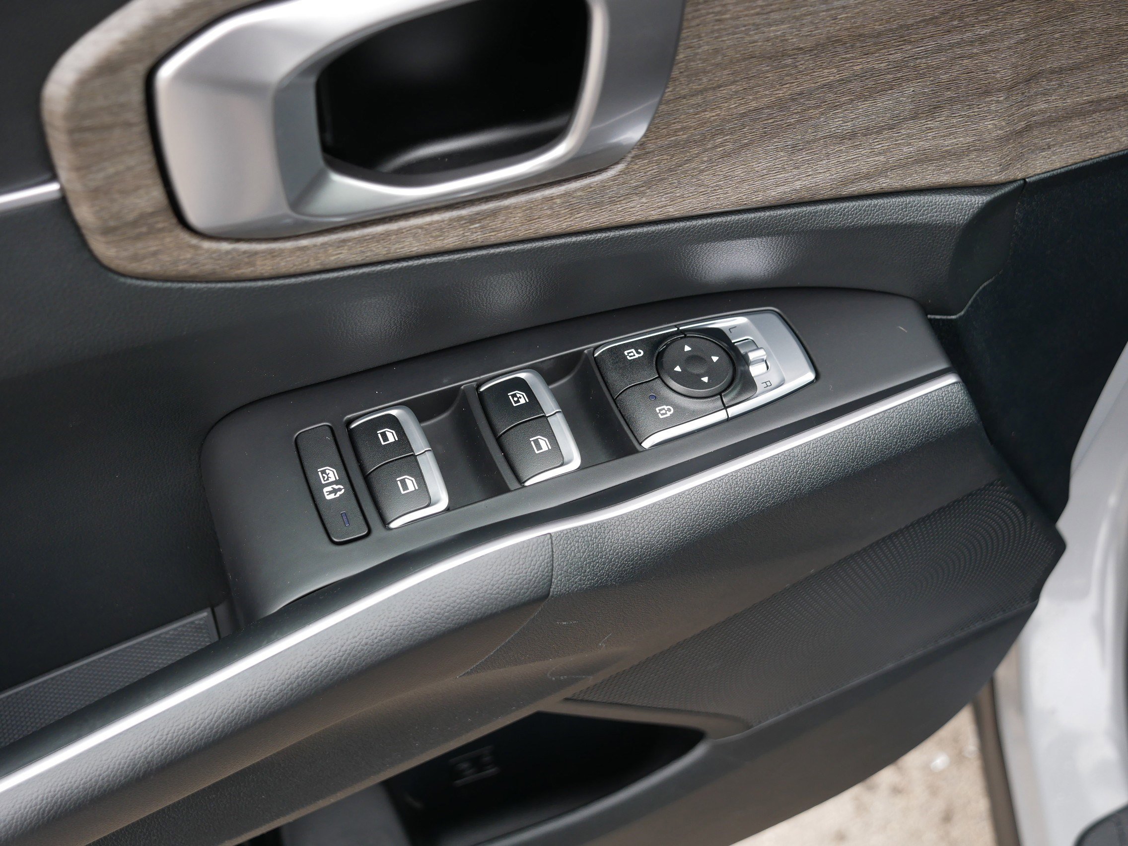 Certified 2023 Kia Sorento X-Line EX image 19