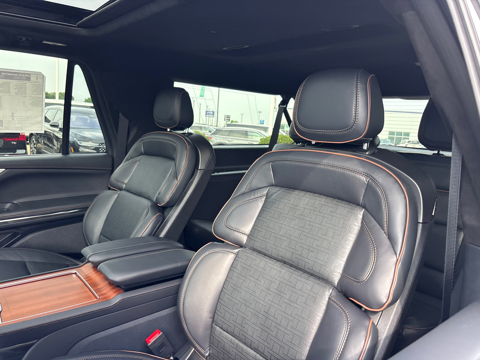 New 2026 Lincoln Navigator L Black Label AWD/4WD image 26