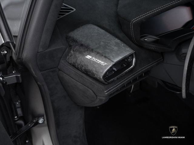Used 2018 Lamborghini Huracan Performante AWD/4WD image 48