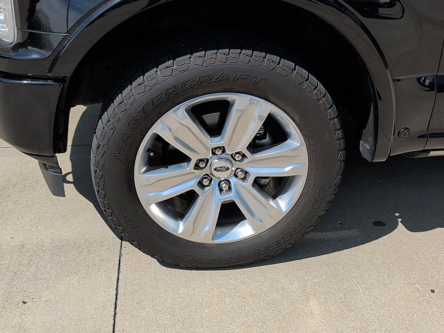 Used 2019 Ford F150 Platinum w/ Equipment Group 701A Luxury AWD/4WD image 37