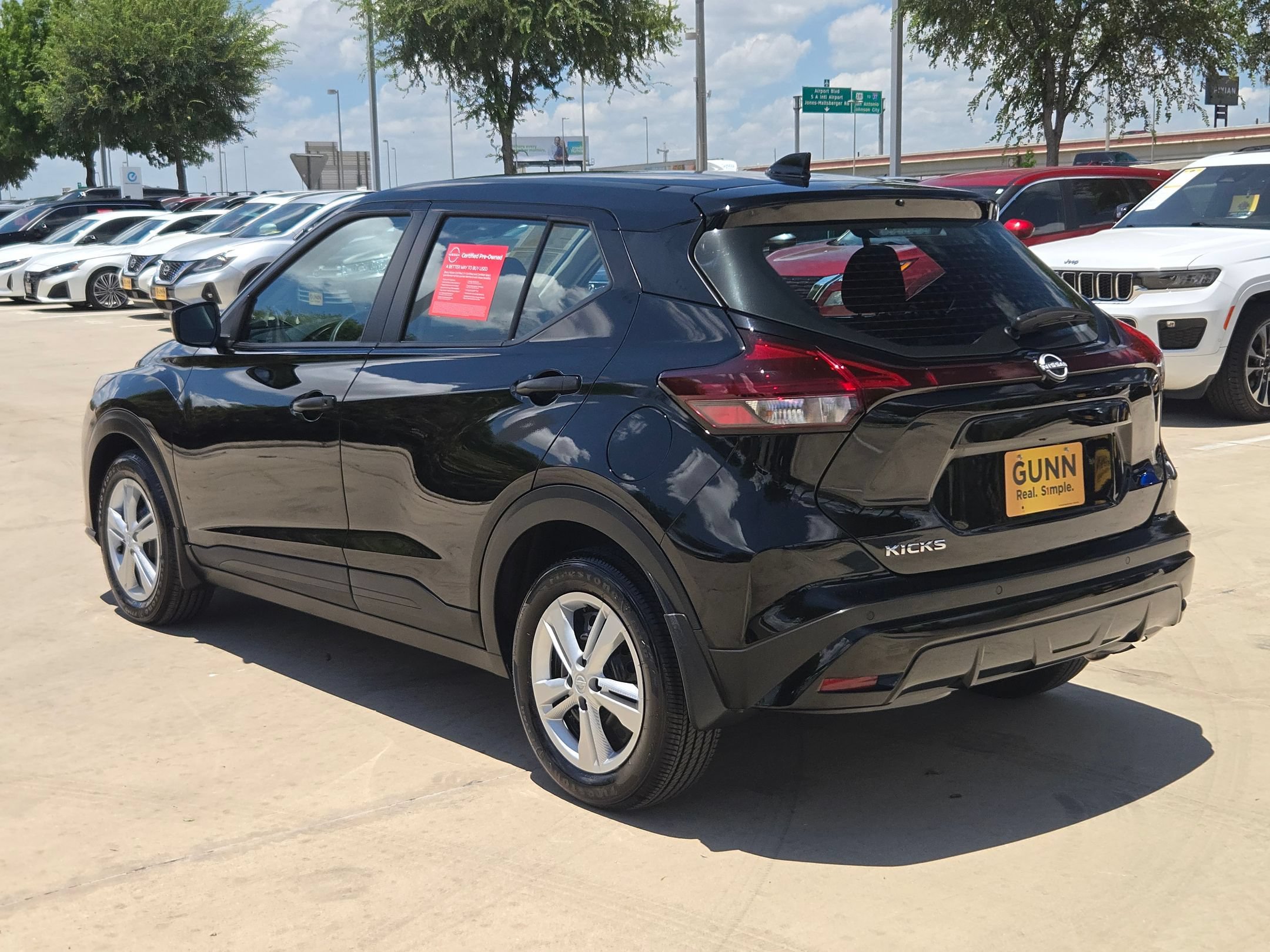 Used 2025 Nissan Kicks Play S FWD image 5