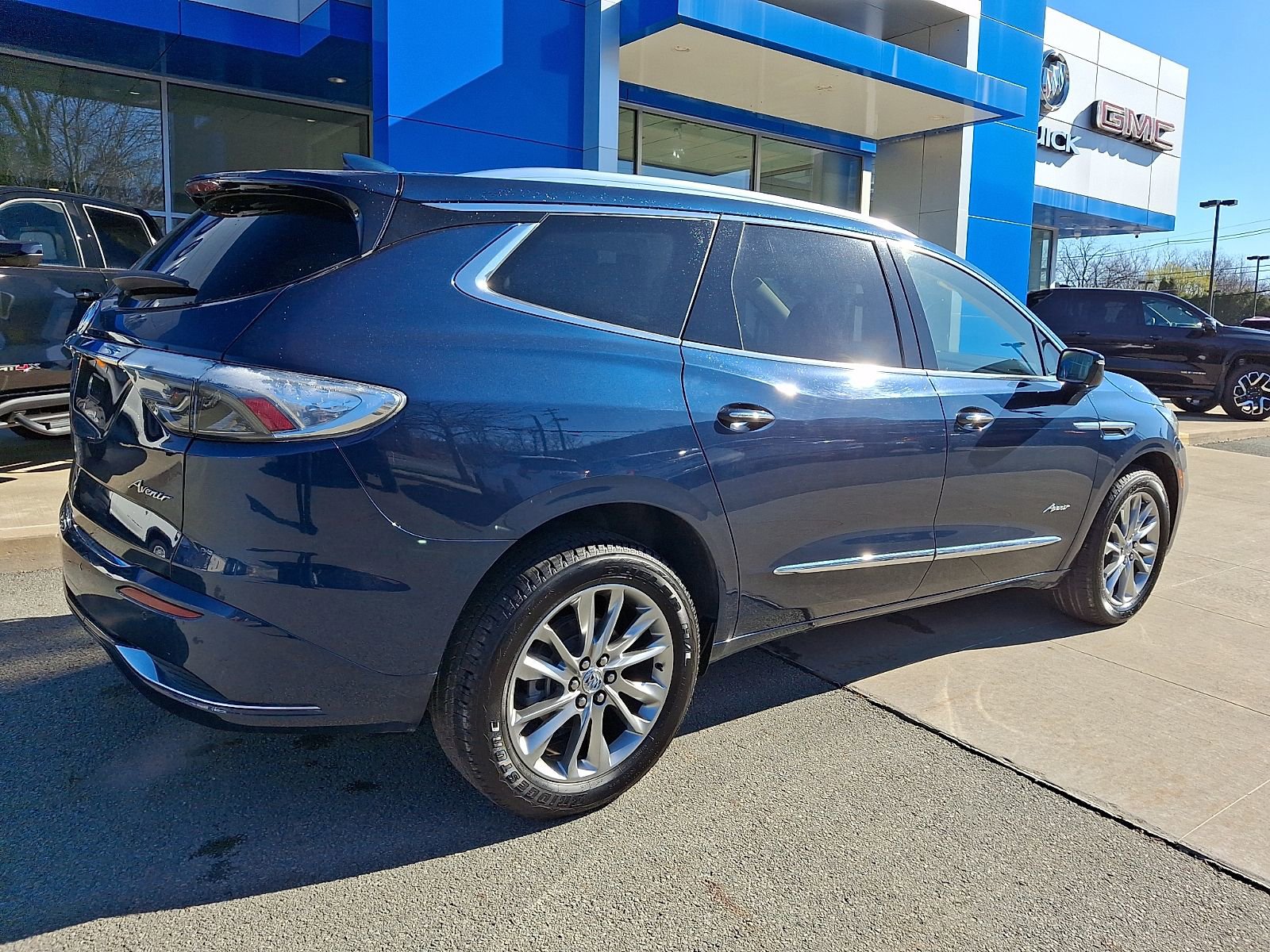 Used 2023 Buick Enclave Avenir w/ Avenir Technology Package image 6