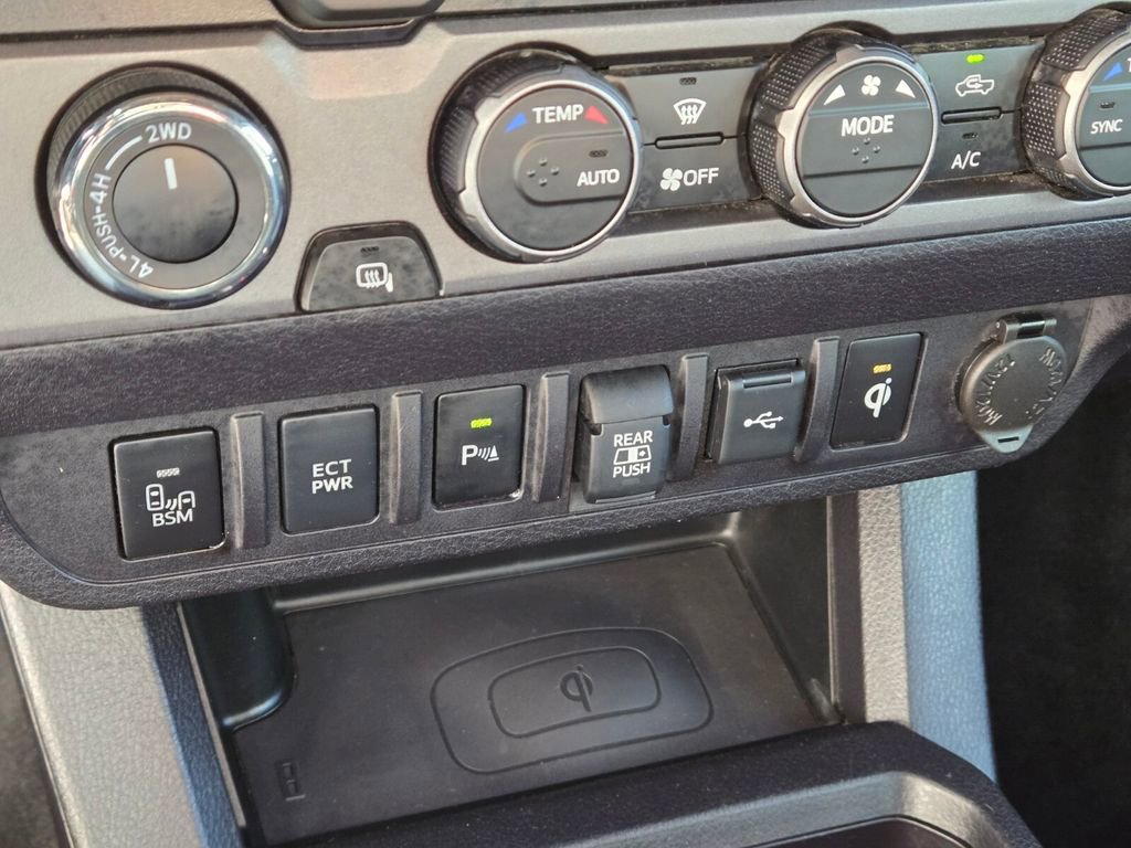 Used 2021 Toyota Tacoma TRD Off-Road w/ Technology Package image 28