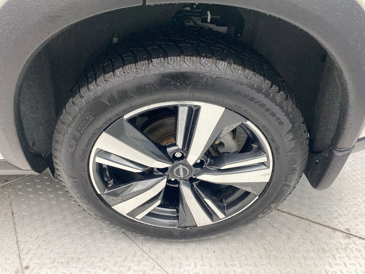 Used 2023 Nissan Rogue SL AWD/4WD image 10