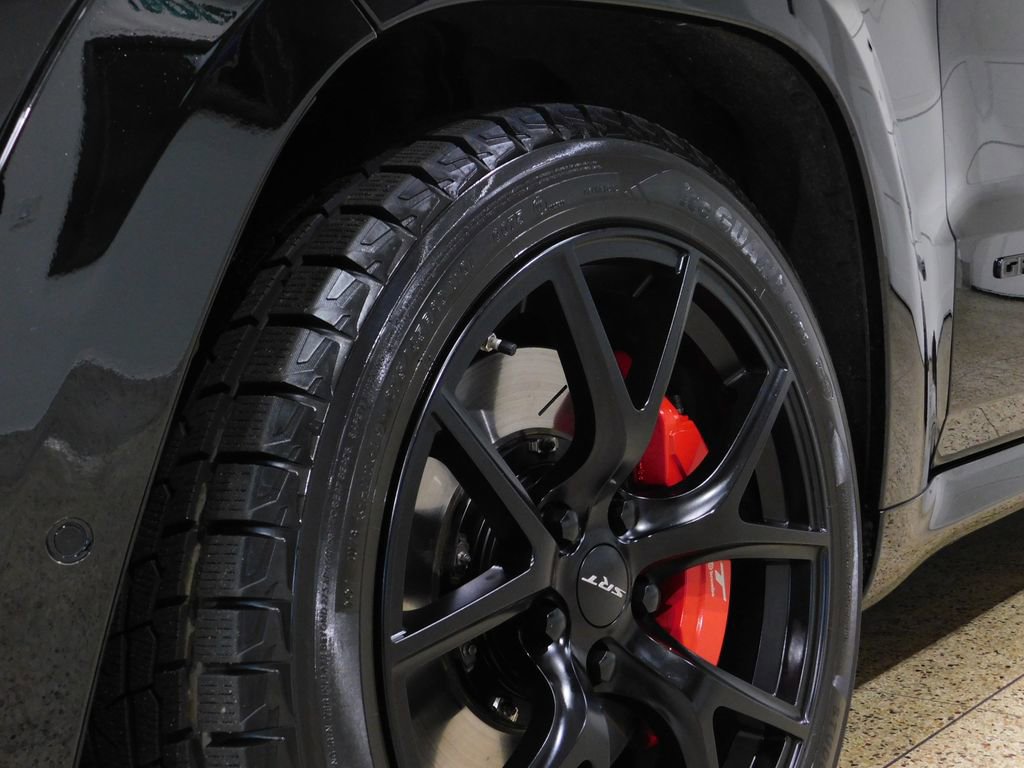 Used 2021 Jeep Grand Cherokee SRT image 23