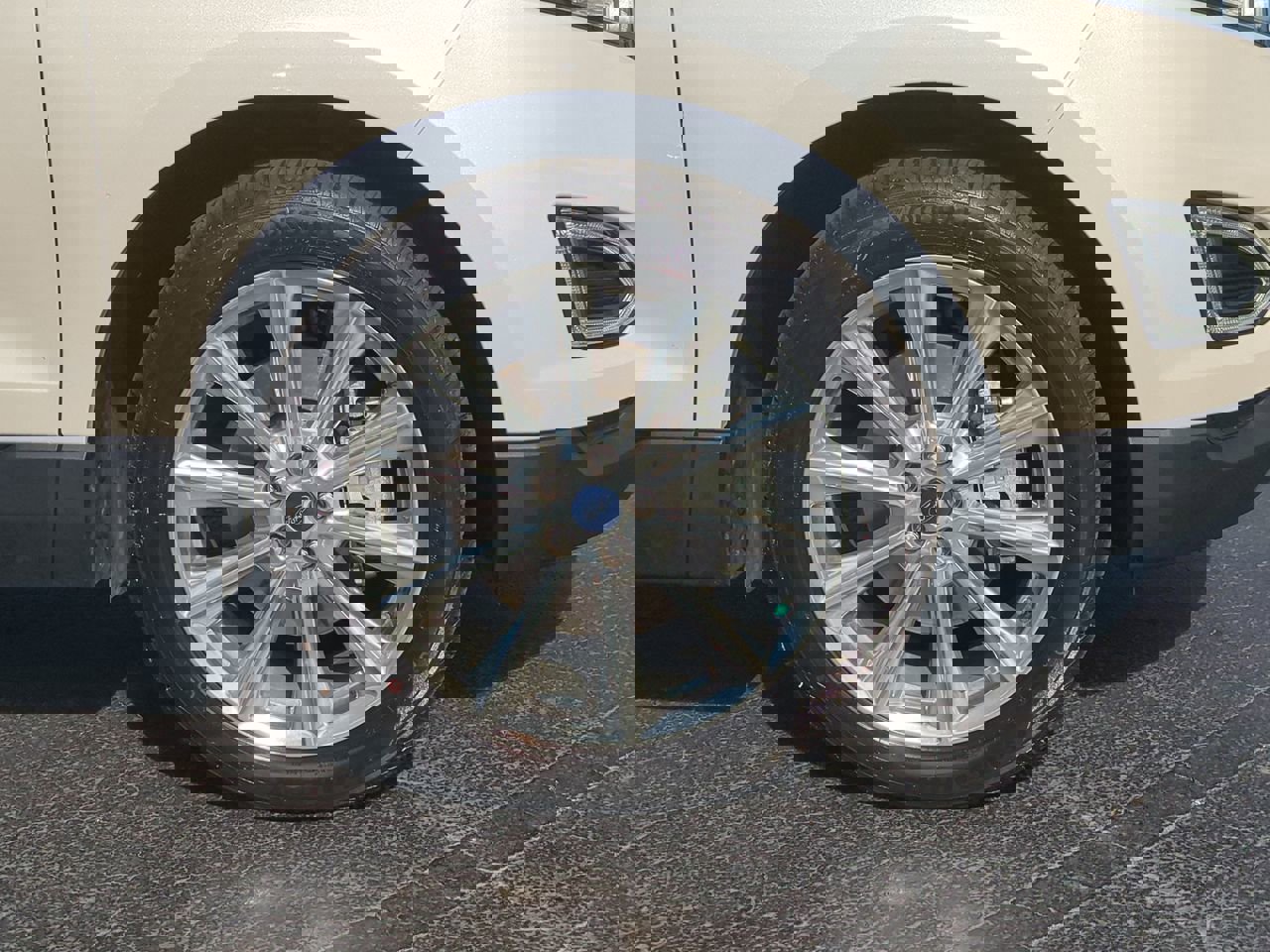 Used 2018 Ford Edge Titanium w/ Equipment Group 301A image 11