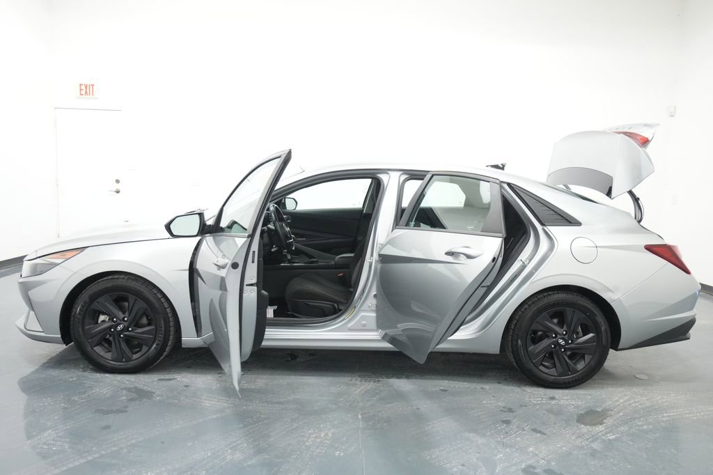 Used 2021 Hyundai Elantra SEL w/ Convenience Package image 22
