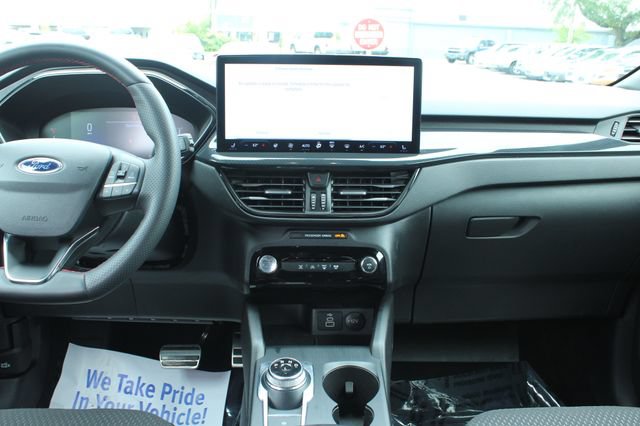 Used 2024 Ford Escape ST-Line w/ Tech Pack #1 AWD/4WD image 17
