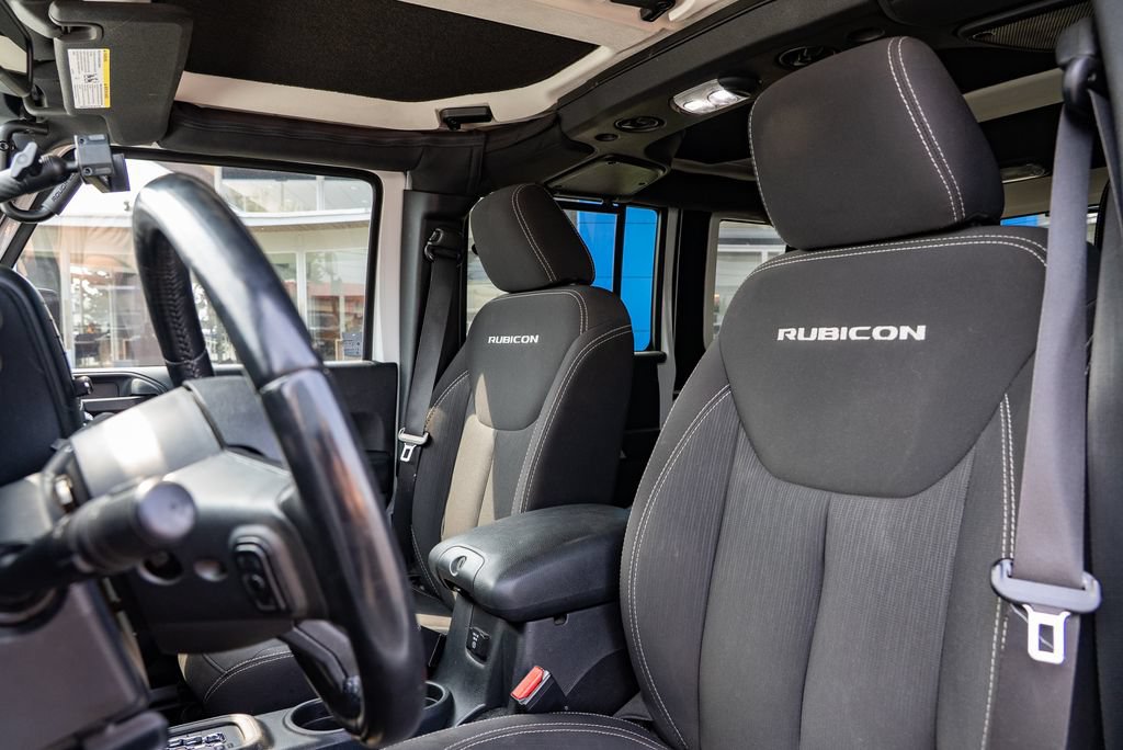 Used 2016 Jeep Wrangler Unlimited Rubicon w/ Connectivity Group AWD/4WD image 22