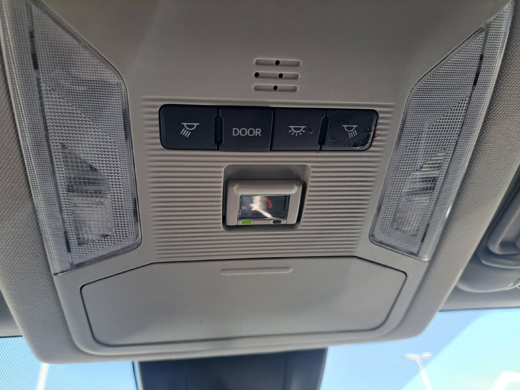 Used 2025 Toyota RAV4 XLE FWD image 18