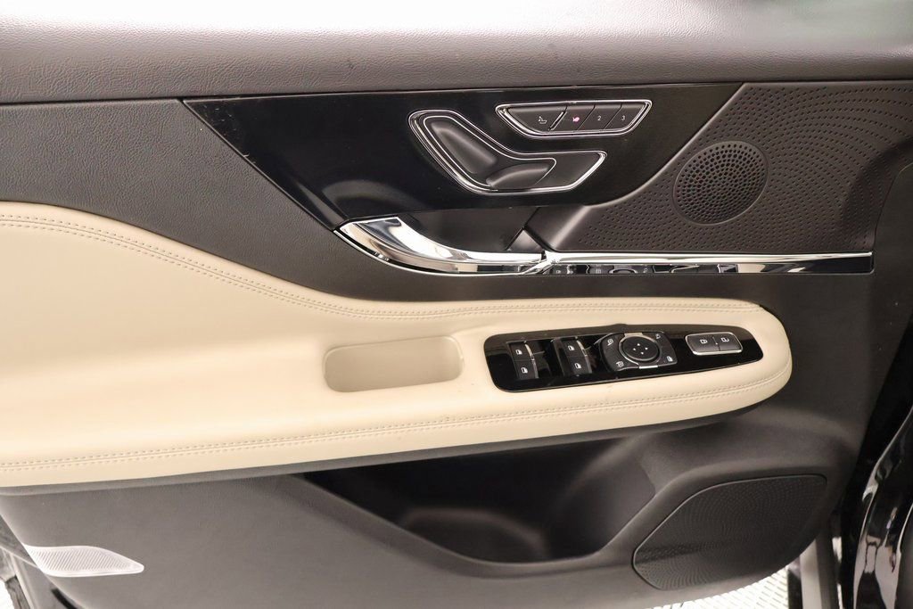 New 2026 Lincoln Corsair Premiere image 16