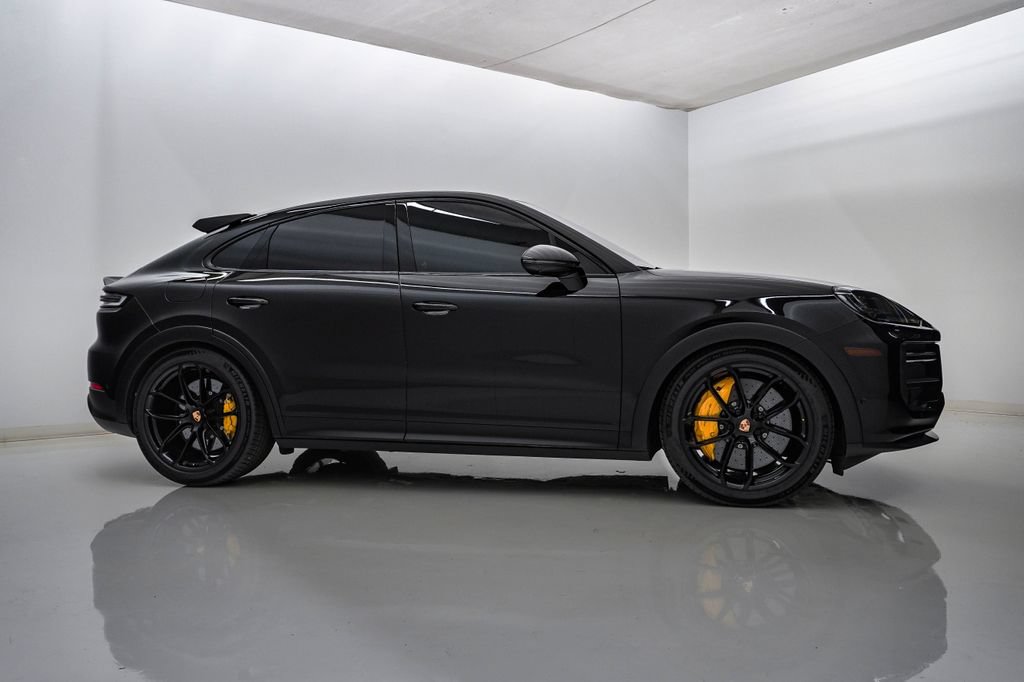 Certified 2025 Porsche Cayenne Turbo GT AWD/4WD image 9