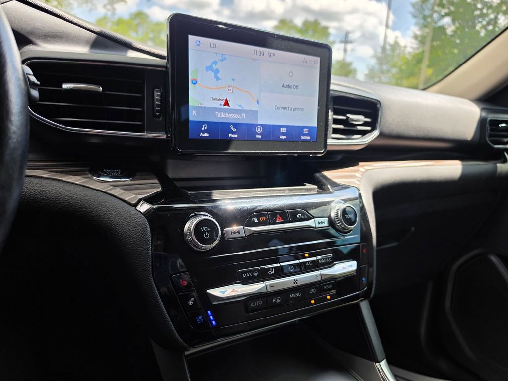 Used 2022 Ford Explorer Limited AWD/4WD image 25