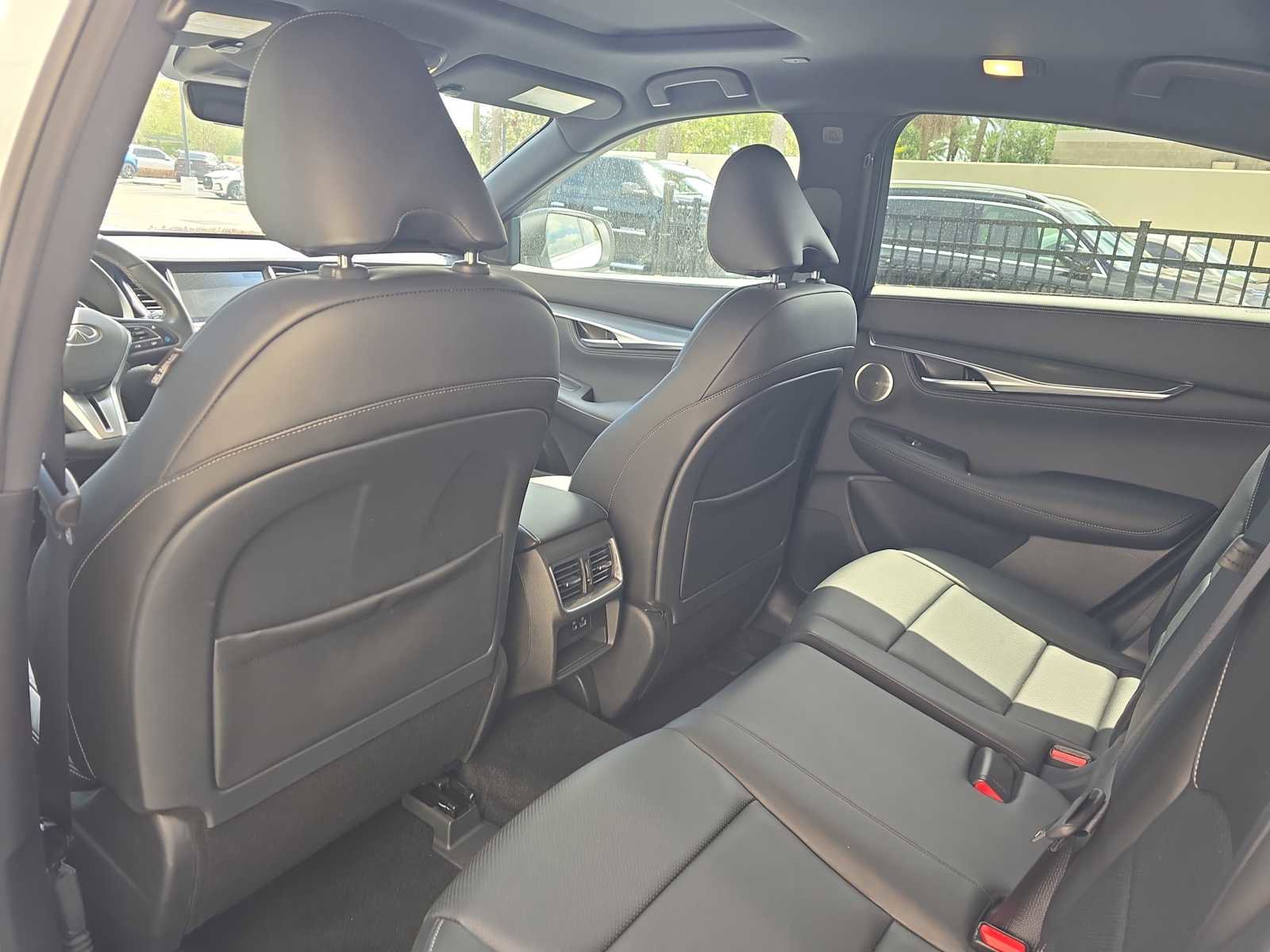 Certified 2025 INFINITI QX55 Essential image 10