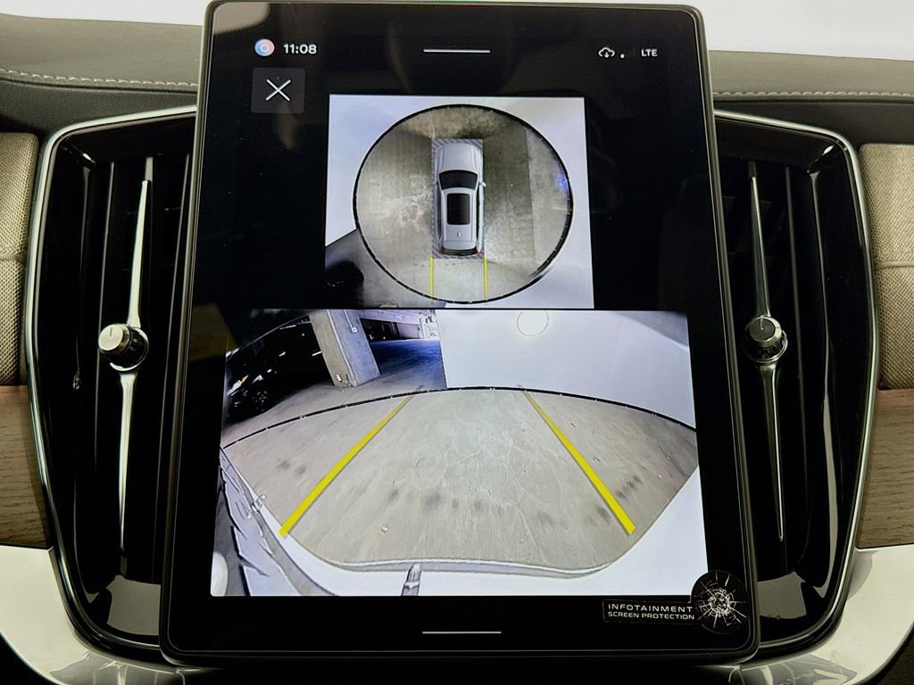 New 2026 Volvo XC90 B6 Plus w/ Protection Package Premier image 13