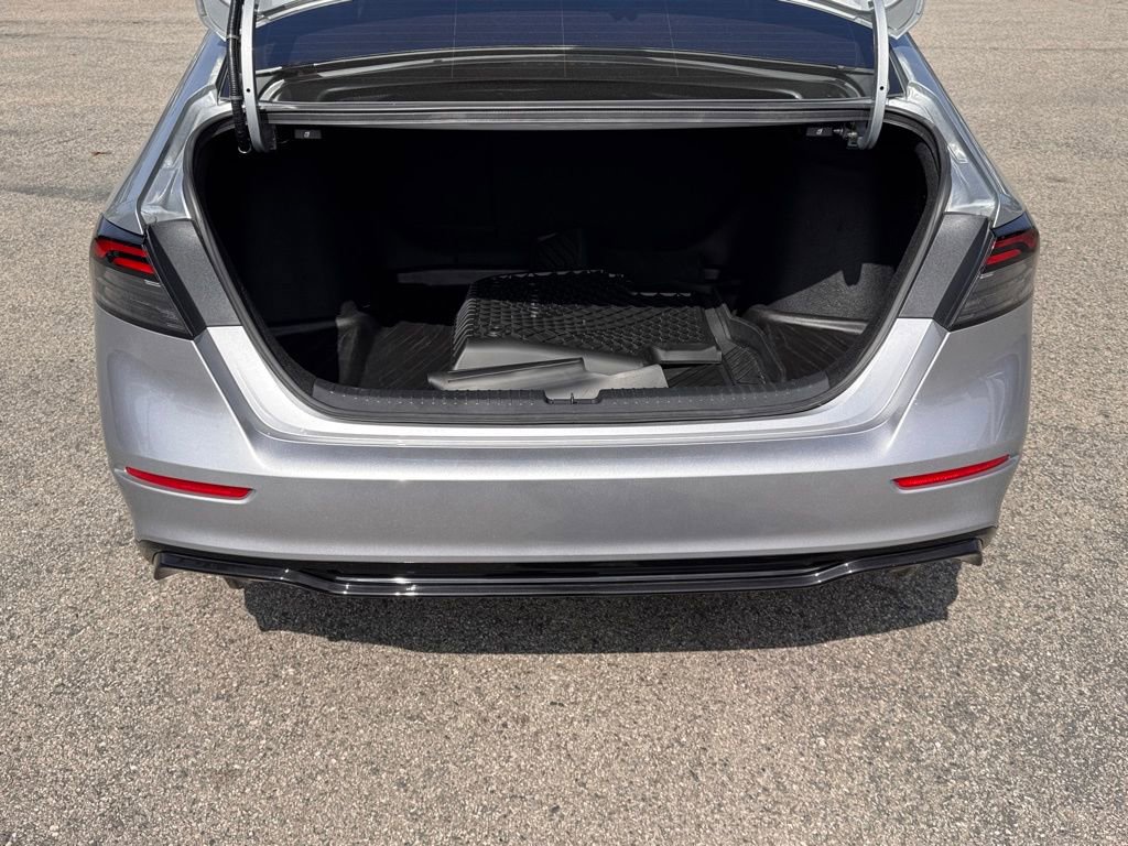 Used 2024 Honda Accord Sport image 13