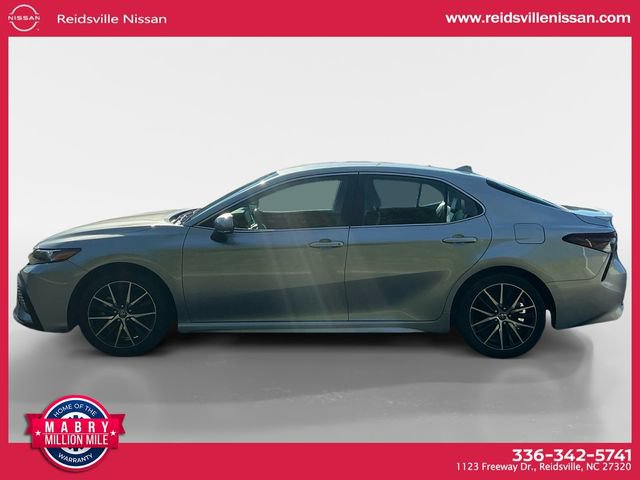 Used 2023 Toyota Camry SE FWD image 3