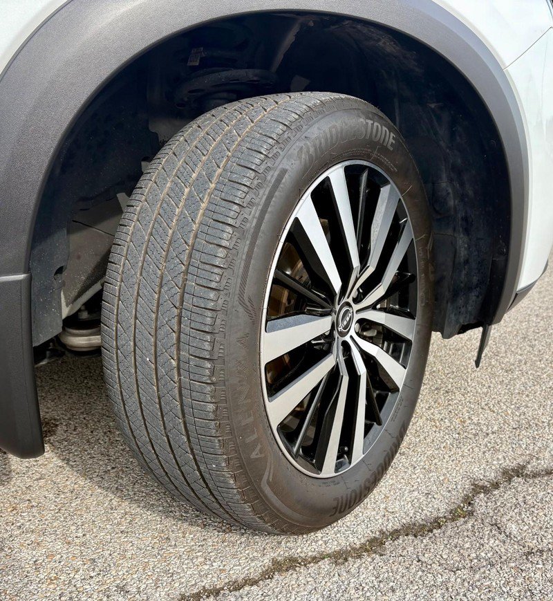 Used 2025 Nissan Pathfinder Platinum w/ Cargo Package FWD image 11