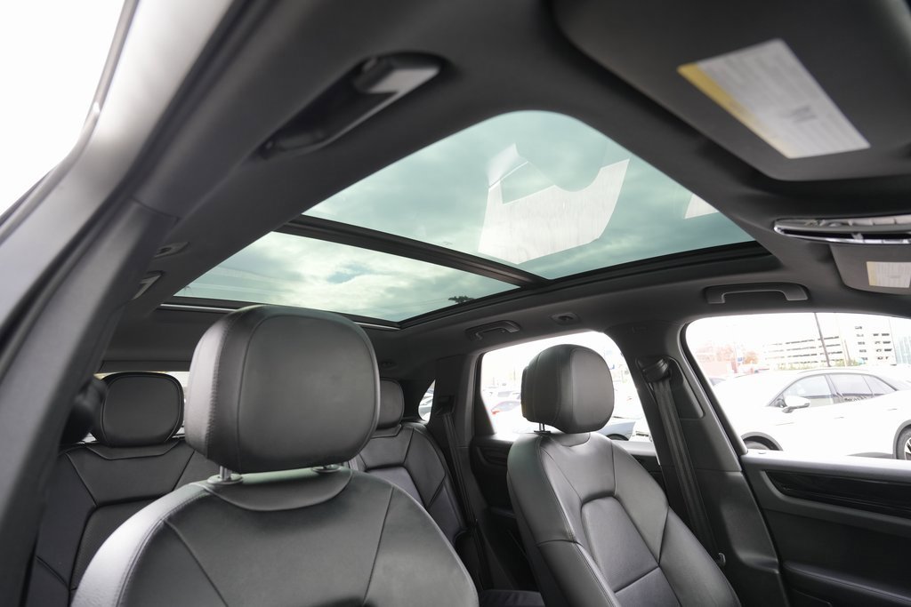 Used 2020 Porsche Cayenne image 27