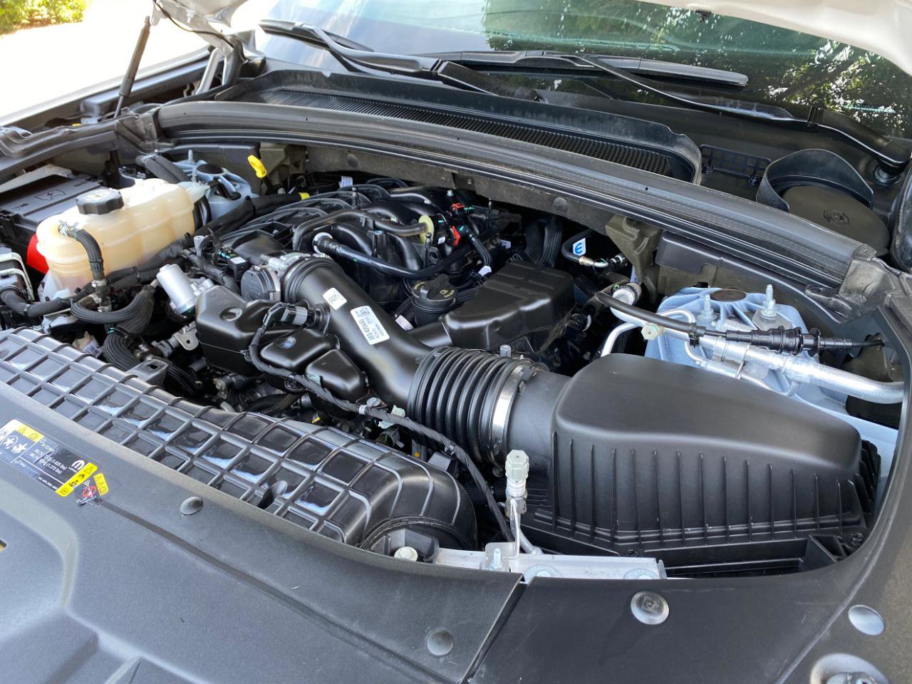 Used 2024 Jeep Grand Cherokee Laredo X w/ Trailer Tow Package AWD/4WD image 16