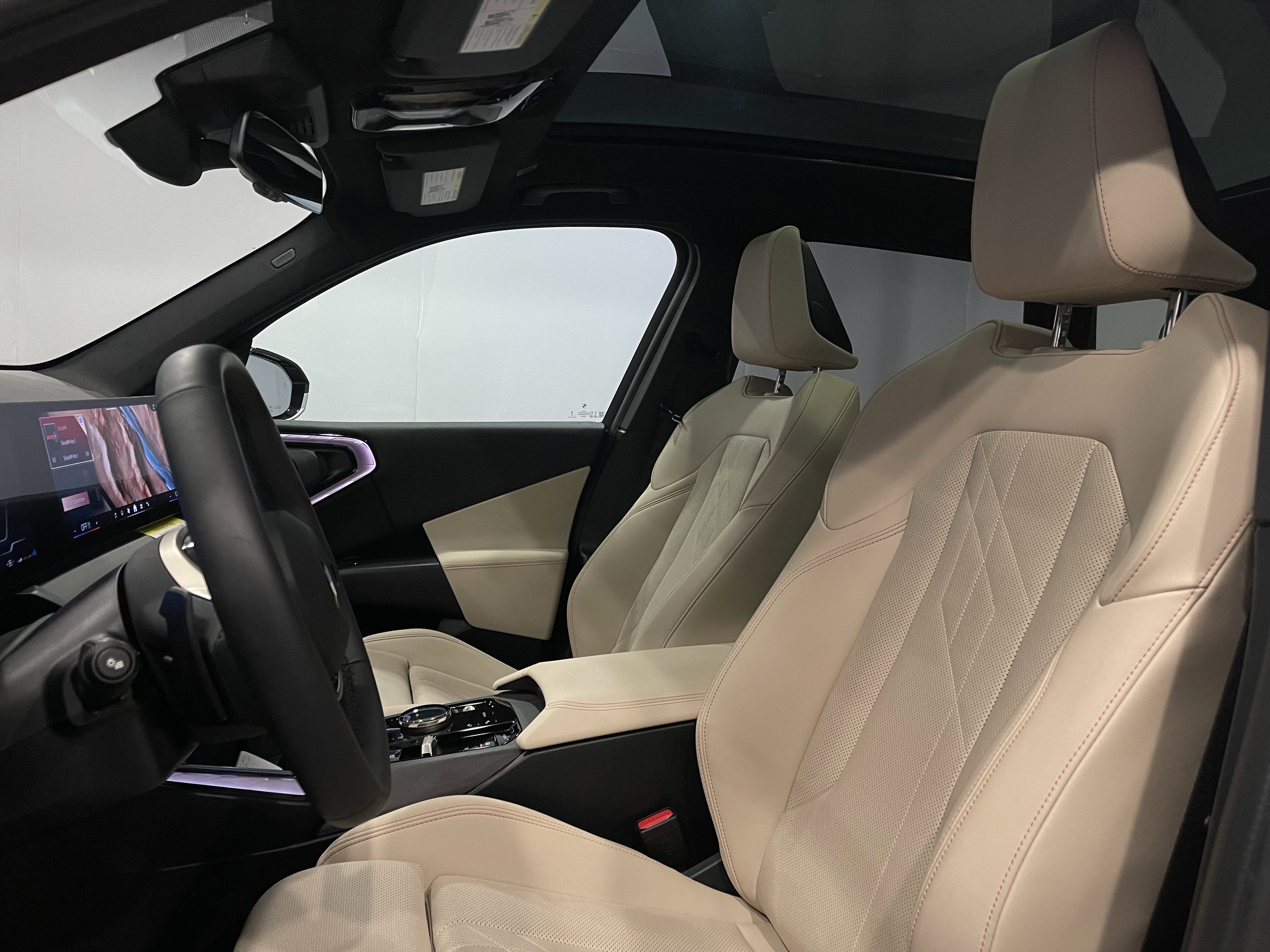 Used 2025 BMW X3 xDrive30i w/ Convenience Package image 14