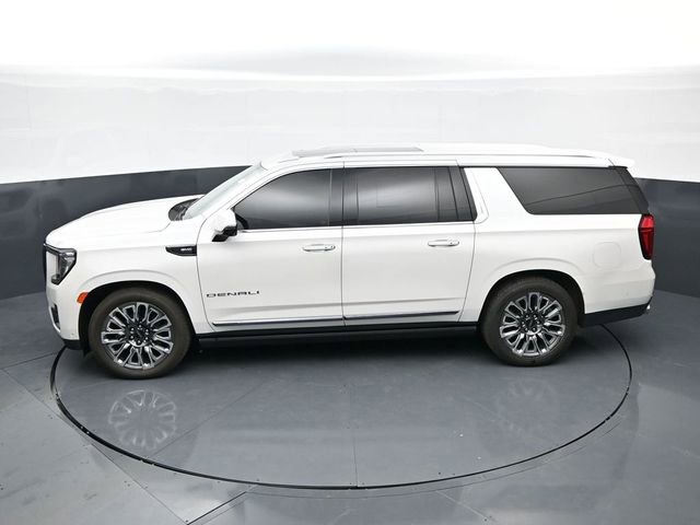 Used 2023 GMC Yukon XL Denali Ultimate image 35