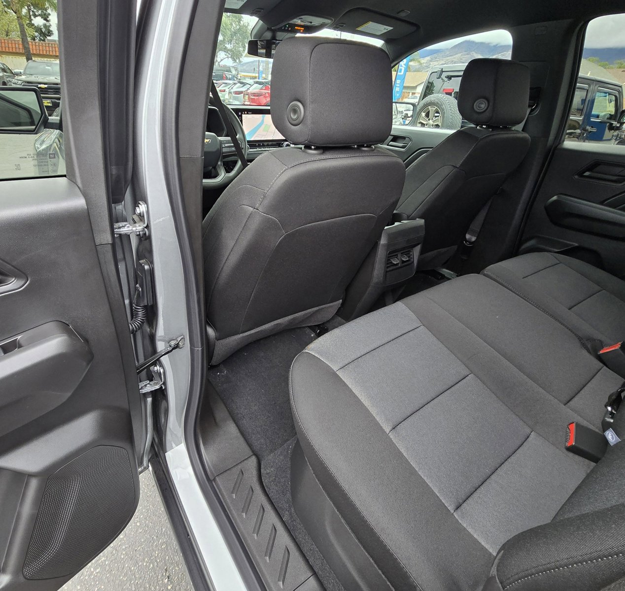 Used 2024 Chevrolet Colorado W/T w/ Technology Package image 25