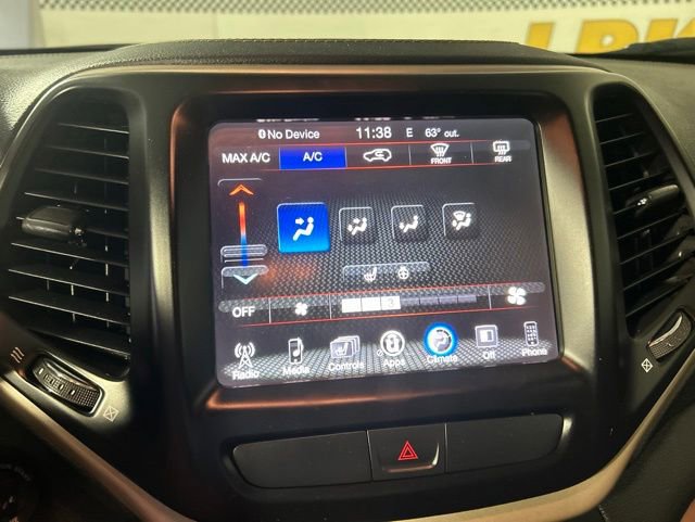 Used 2017 Jeep Cherokee Latitude w/ True North Edition AWD/4WD image 26
