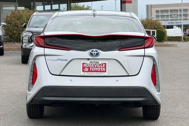 Certified 2017 Toyota Prius Prime Advanced w/ Carpet Mat Package FWD image 8