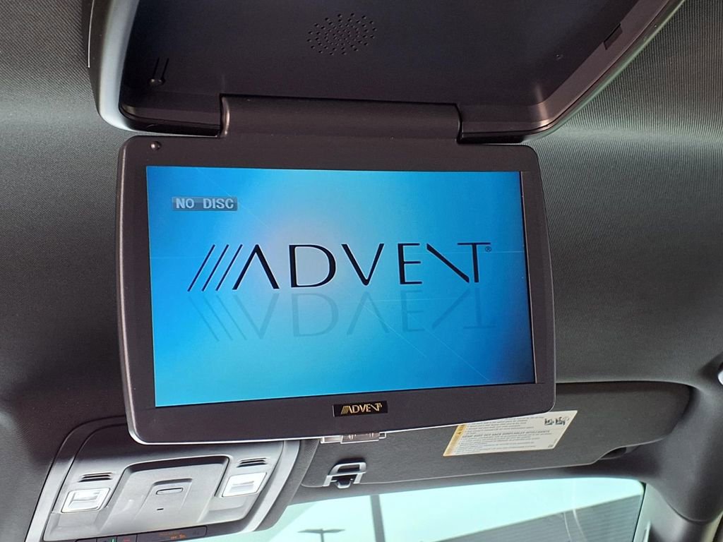 Used 2021 Chevrolet Suburban LS image 17