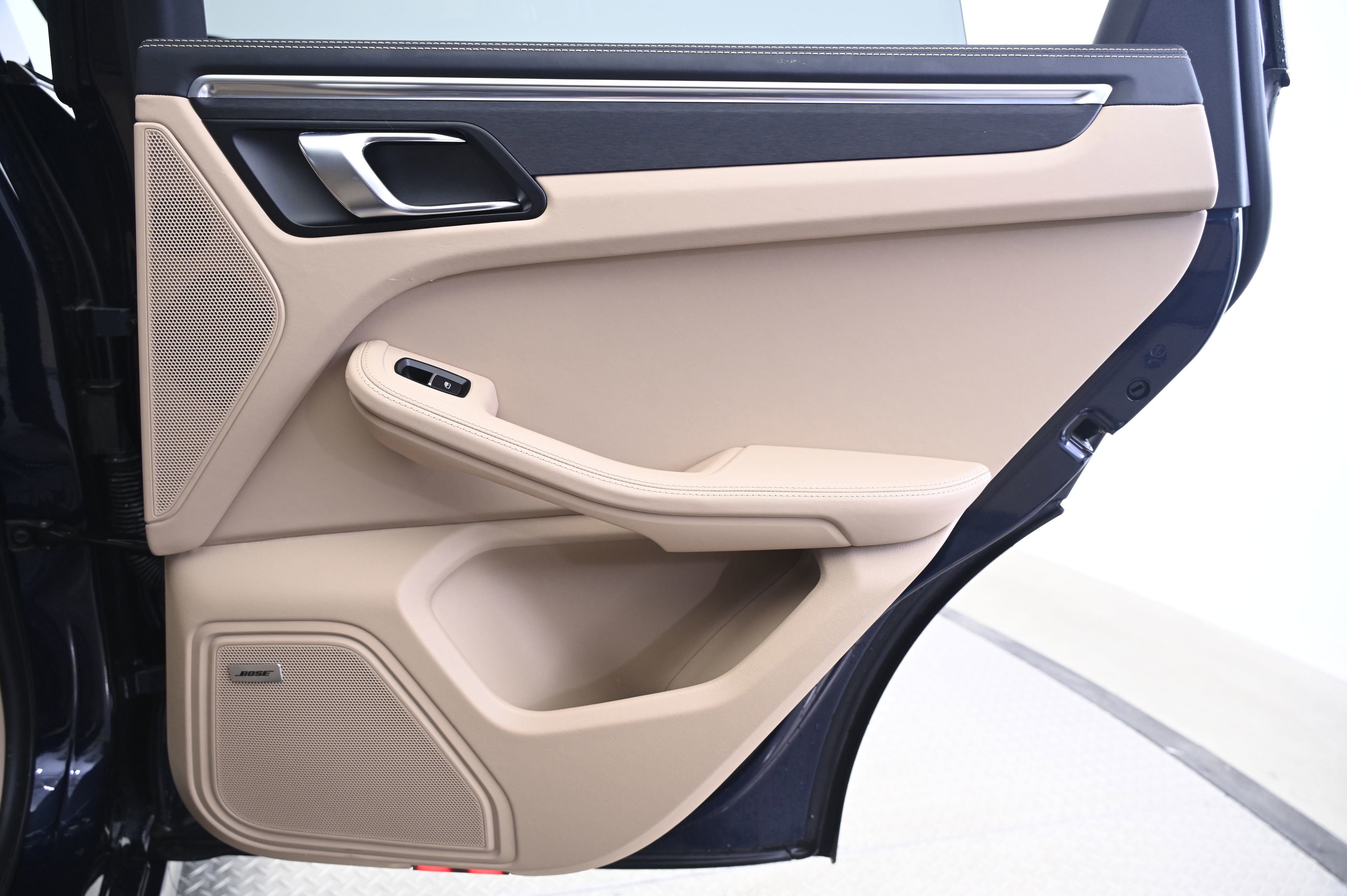 Certified 2022 Porsche Macan GTS image 16