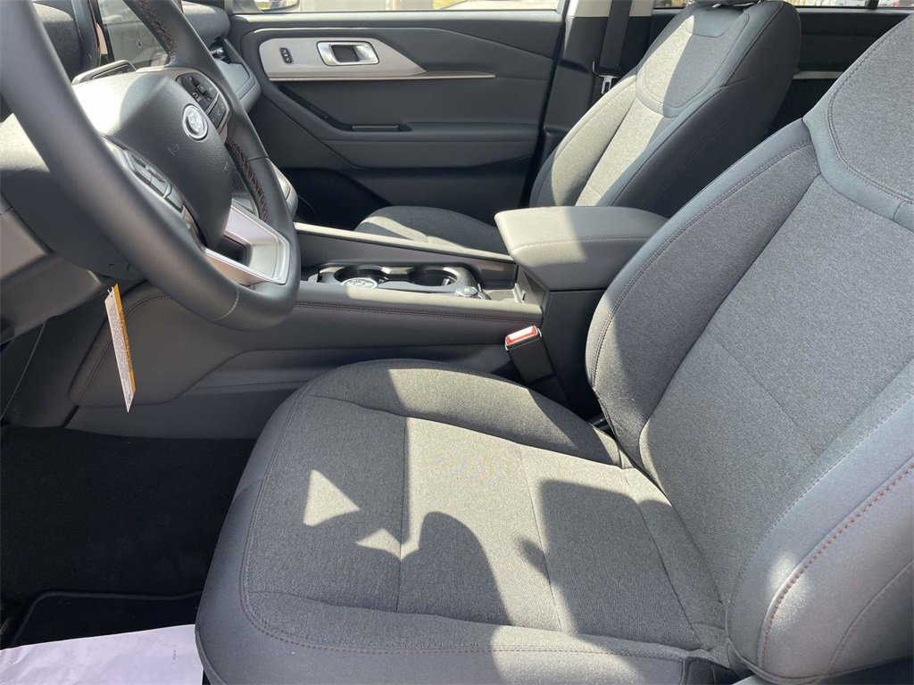 New 2025 Ford Explorer Active image 13
