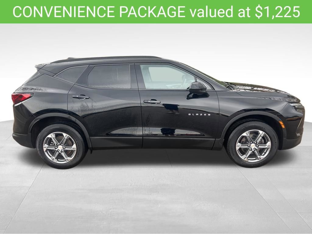 Certified 2024 Chevrolet Blazer LT w/ Convenience Package image 2