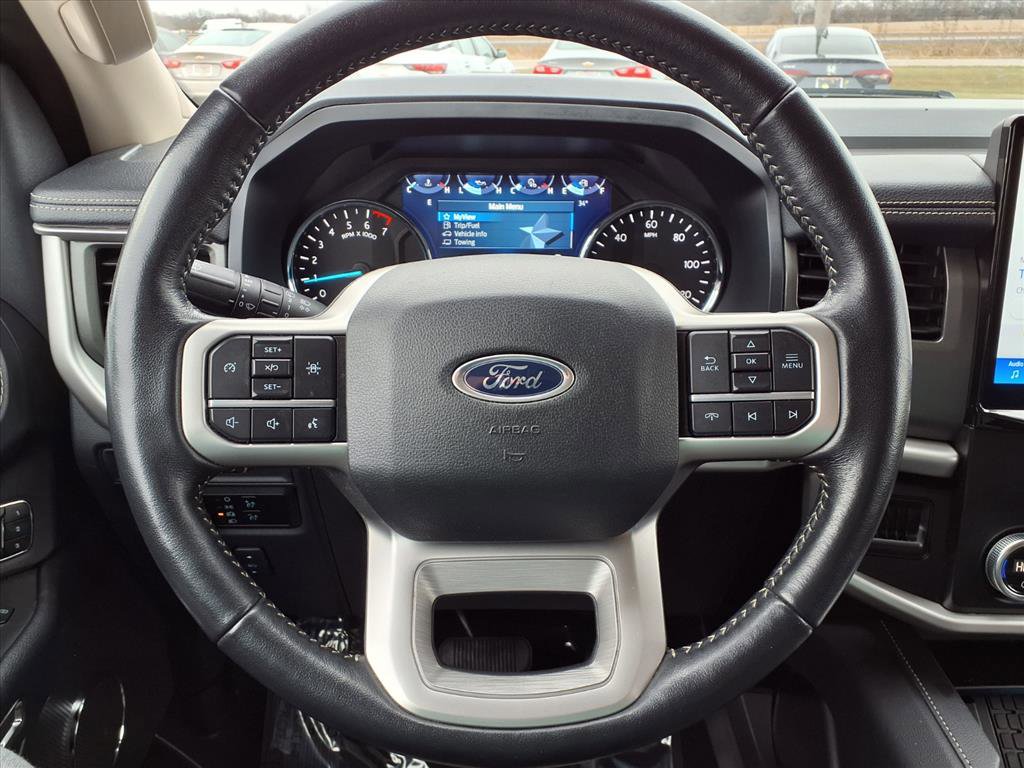 Used 2024 Ford Expedition XLT image 17