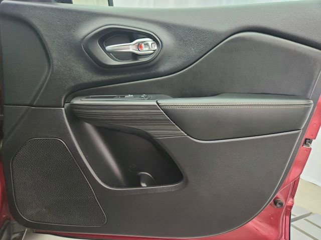Used 2017 Jeep Cherokee Limited image 25