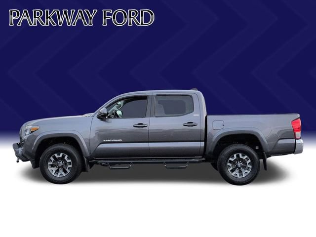 Used 2017 Toyota Tacoma SR5 w/ Tow Package image 2