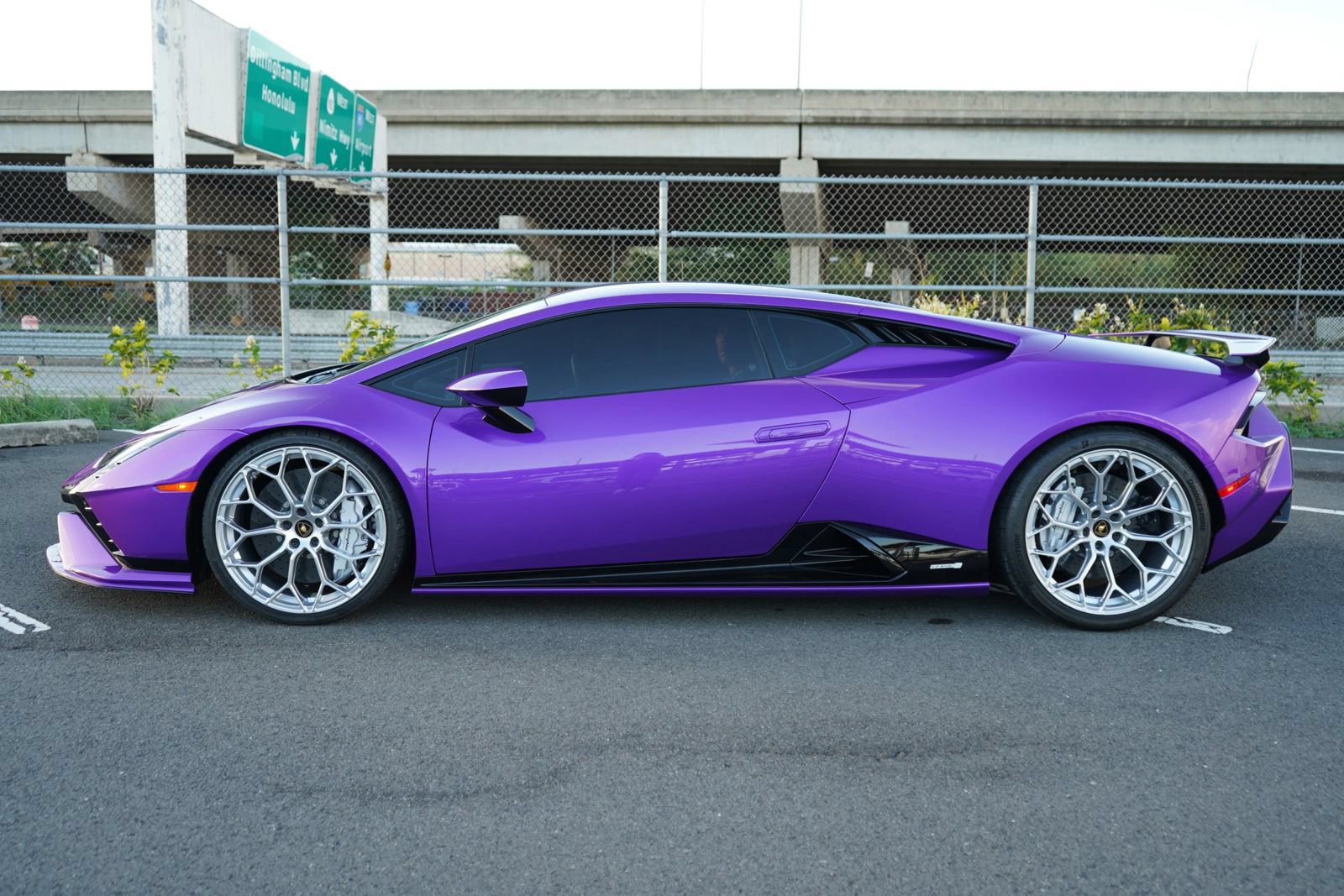 Used 2024 Lamborghini Huracan Tecnica RWD image 2
