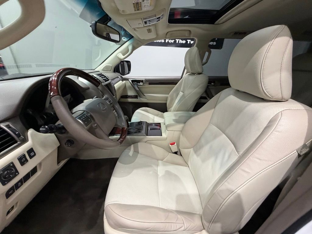 Used 2015 Lexus GX 460 w/ Premium Package image 21